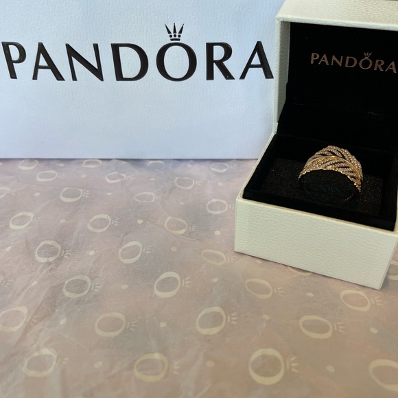 BRAND NEW!🪶PANDORA ROSE LIGHT AS A FEATHER RING! - Picture 4 of 5
